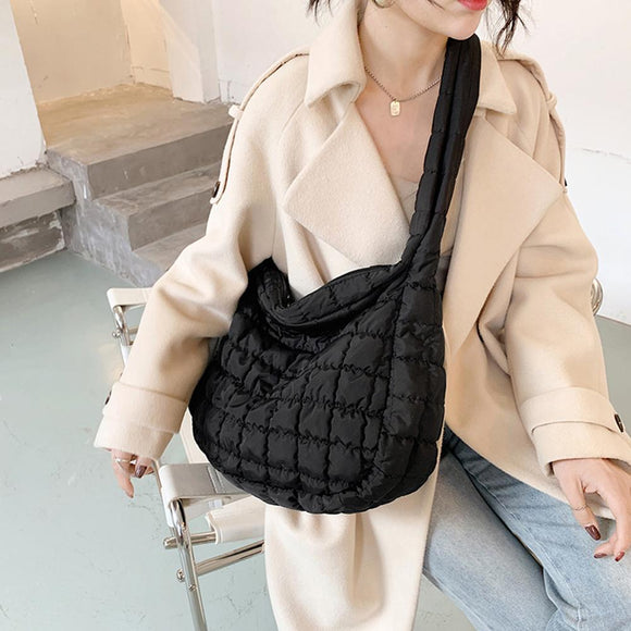 Lattice Pattern Large Shoulder Bag